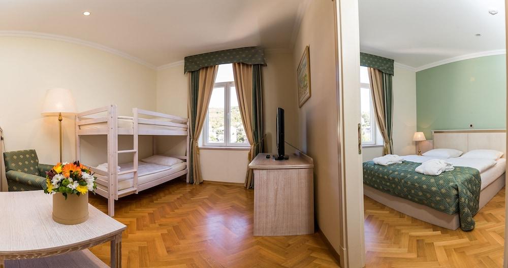 Hotel Kvarner Palace Crikvenica Eksteriør billede
